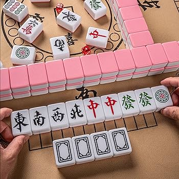 麻雀 Carry  Amazon | 麻雀牌 麻雀セット 144枚 収納バッグ付き 麻雀マット